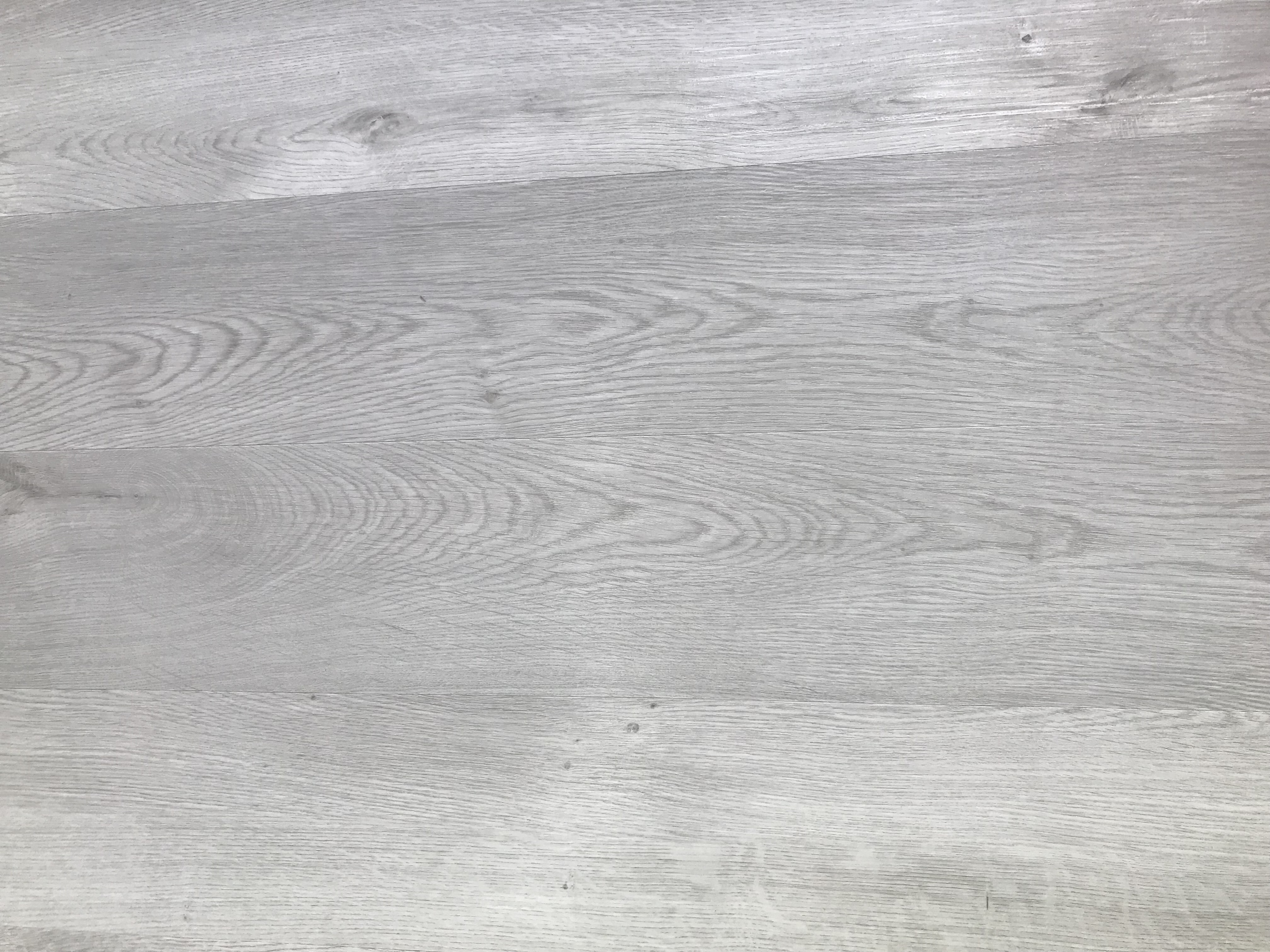 Light Grey Vinyl Plank Tunkie